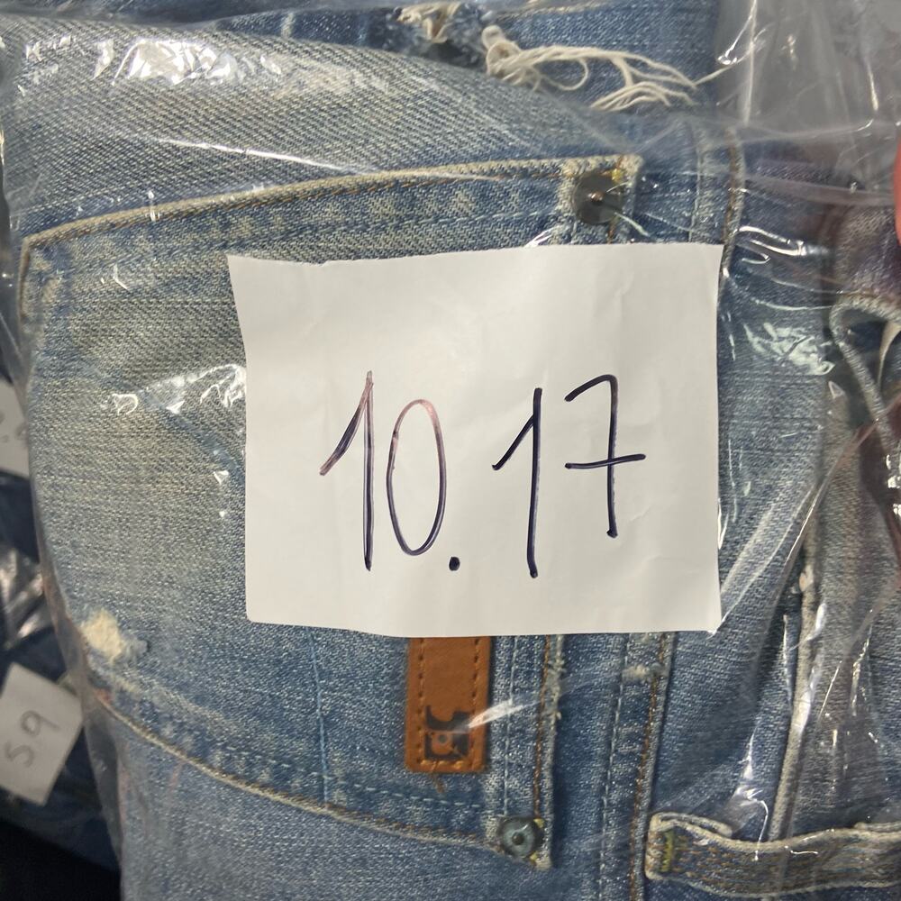 Joe's Jeans Shorts Raw Hem - Picture 5 of 5